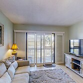 3rd-floor Condo W/fountain Views, Private Balcony & W/d, On-site Pool 