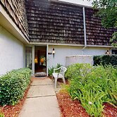 Condo With Central AC, Washer/dryer, Shared Outdoor Pool, & On-site Go