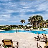 Dog-friendly Condo Steps to Beach wth Pool, AC & Elevator