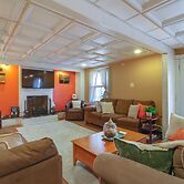 Mtn-view Balcony! Convenient Apt Near Jim Thorpe