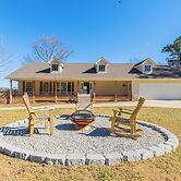 Private Dock & Hot Tub: Lakefront Eufaula Escape