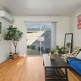 Spacious 4BR House Free Parking w Backyard BBQ