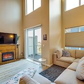 4 Mi to Dtwn, Commuter-friendly Apt in Tacoma