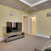 Easy City Commuting! Walkable Newark Duplex