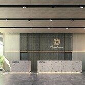 Residence on Opus Bay - Balmoral Tower Hotel