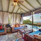 Lush Outdoor Space & Epic Views! Kailua-kona Home