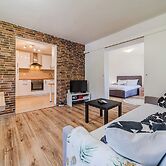 4 - Bedroom House With Hot Tub & Sauna