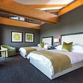 Azuridge Estate Hotel