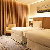 Midpoint Hotel