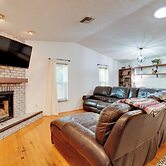 Pool & Patio Access: Breezy Getaway in Palm Harbor