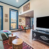 Shop, Dine, Unwind! Couples Retreat in Dtwn Golden