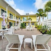 Walk to Venice Beach & Downtown! Couple's Condo
