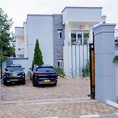 One Click Cozy Suites