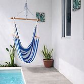 Modern Apartment w Private Pool