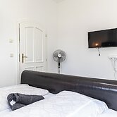 Spacious Garden Villa | 16 Guests