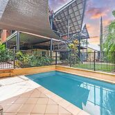 Zenlux Tropical Retreat Pool BBQ Golf Course