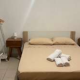 Spacious Room & Shared Bath in Valletta