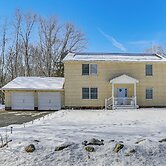 Pet Friendly & WFH Ready! Quiet Hudson Valley Apt