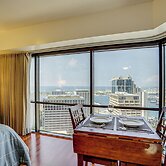 Harbor View + Pool Access: Downtown Honolulu Gem!
