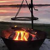 Spacious 4-season Cabin With Lakefront Views in Silver Sands