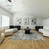 Luxurious Austin Hideaway! 4,400-sq-ft Estate