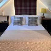 Pets - Garden - Parking - Sleeps up to 4 - Hiking