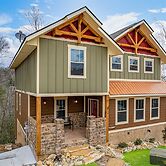 Mountain Sunrise Pool Cottage