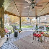 Beautiful & Unique Farmhouse 15 Mi to Saratoga