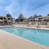 Pool, Hot Tub & Lake Access! Desert Shores Condo