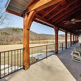 Walk to the James River! Serene Galena Studio
