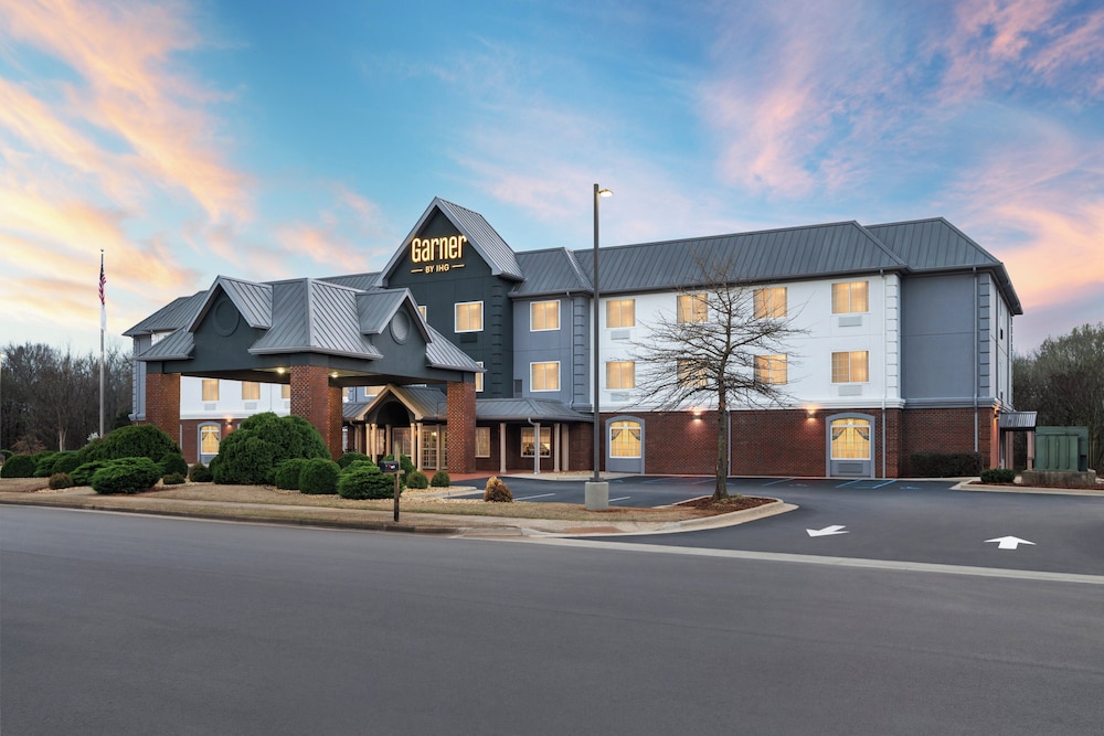 Garner Hotel Madison Huntsville Airport by IHG