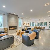 Waterfront Patio! Stylish Family Home in Everett