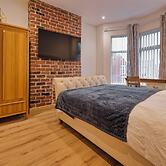 4-BR Liverpool House Free Parking