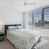 Luxury 2BR Palm Beach Apartment