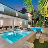 Villa Granada by Rove Waterfront W/pool, Hot Tub