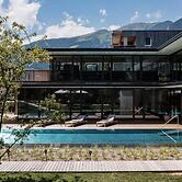 zelloon boutique hotel