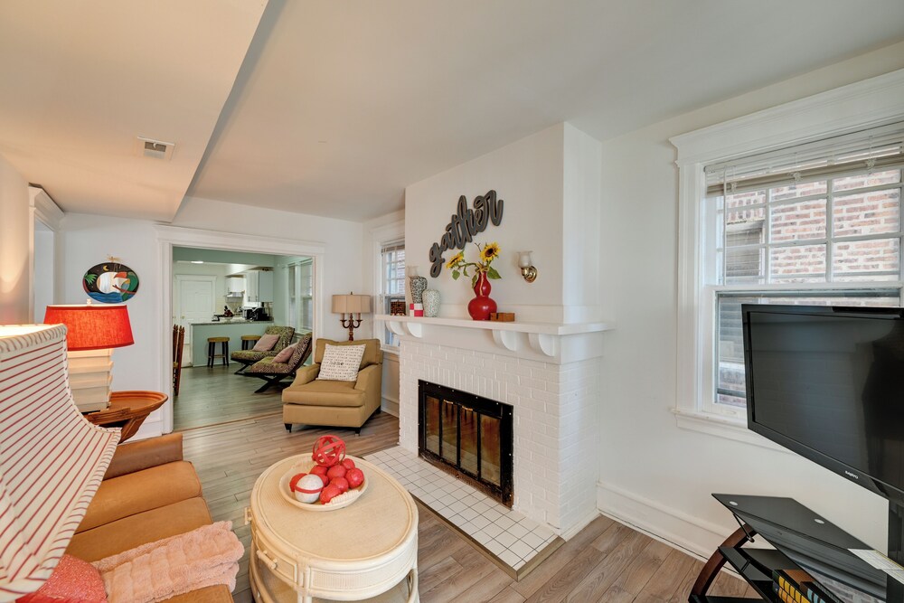 2 Blocks to Beach & Boardwalk: Ventnor City Escape
