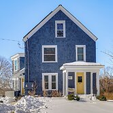 Easy Beach Access! Classic New London Charmer