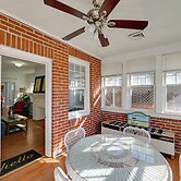 2 Blocks to Ventnor City Beach: Pet-friendly Gem!