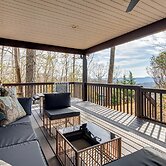 Mtn-view Deck! Modern Retreat Near Jump Off Rock