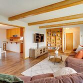 Sip, Fish, Golf & Hike: Group-friendly Quincy Home