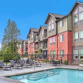 Landing Apartments near North Lakewood
