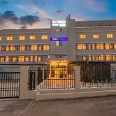Fabhotel Grand Executive