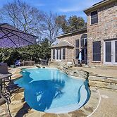 Brittany House: Pool, Arcade, Movie Theater 4 Bedroom Home