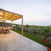 Petra Thea Chrani - Seaview Stylish Gem