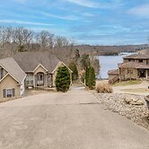 Canoe, Swim & Hike: Lakefront Brandenburg Home!