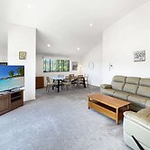 Beachside 3-bed Apartment With Garage Parking