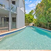 Family-sized Retreat With Private Garage