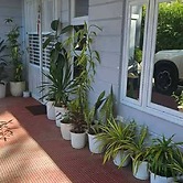 MEEK'S VILLAS TRANSIENT HOUSE