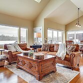 Lakefront Escape w/ Deck: 10 Mi to Ann Arbor!